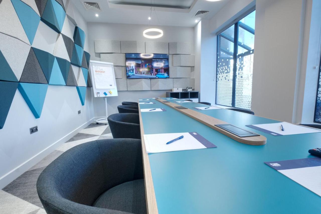 Holiday Inn Express - Fleet By Ihg エクステリア 写真