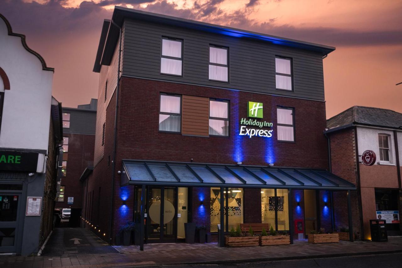Holiday Inn Express - Fleet By Ihg エクステリア 写真